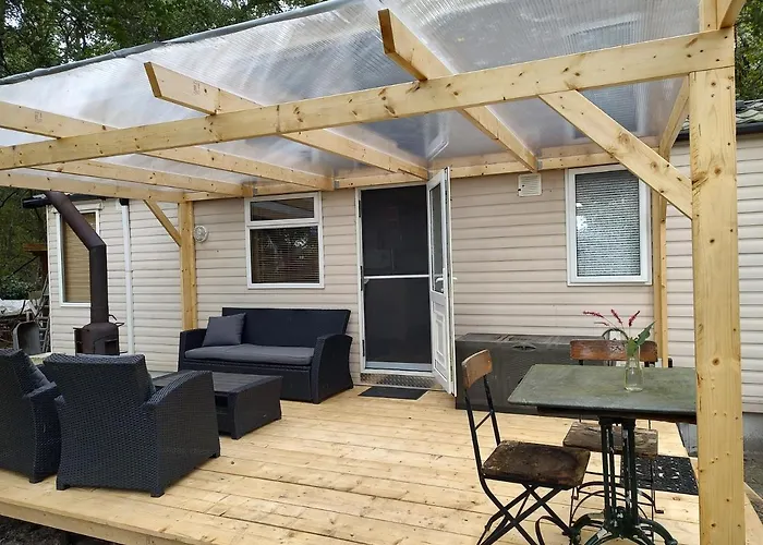 Chalet Met Veranda Aan Bosrand