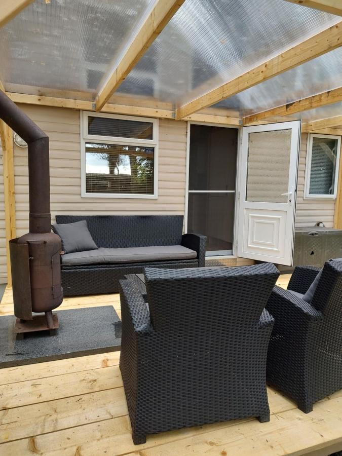 Met Veranda Aan Bosrand Holiday home