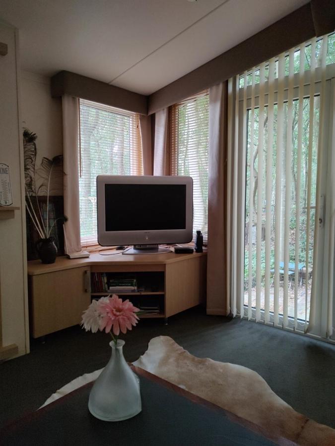 Met Veranda Aan Bosrand Holiday home